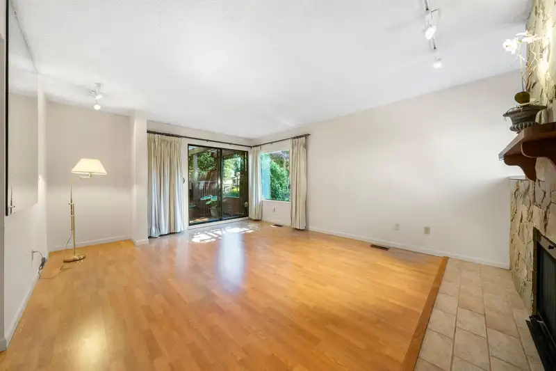 104 12749 16 AVENUE - photo 3 of 30