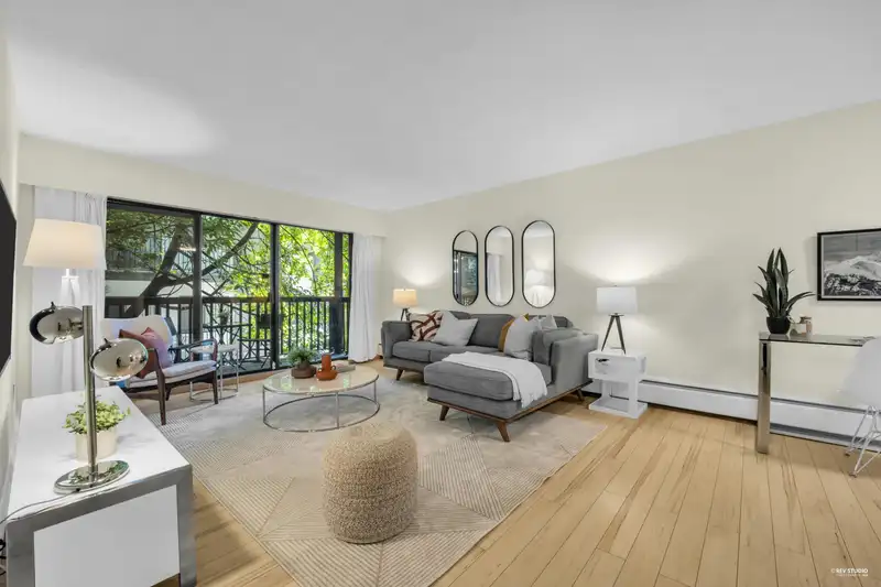 103 150 E 5TH STREET - photo 1 of 33