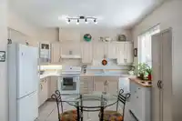 135 3098 GUILDFORD WAY - thumbnail 4
