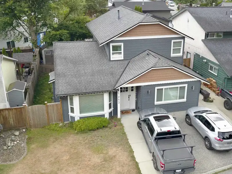 1253 BLUFF DRIVE - photo 2 of 22