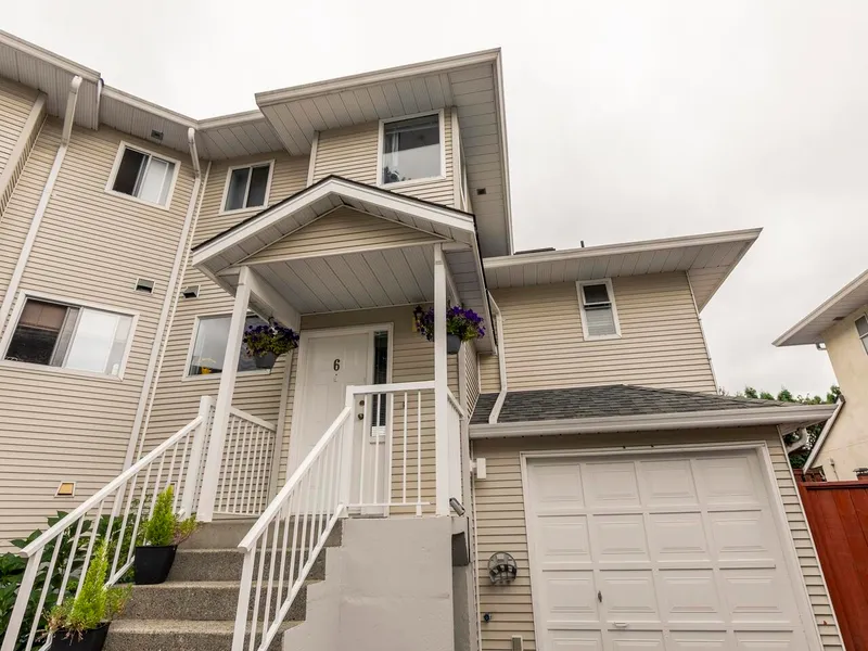 6 19240 119 AVENUE - photo 3 of 25