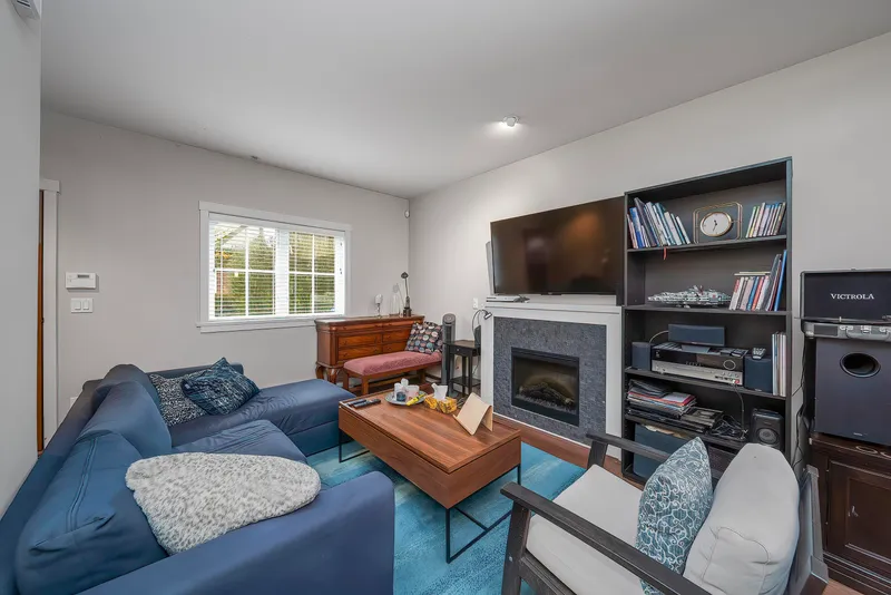 6139 OAK STREET - photo 2 of 25