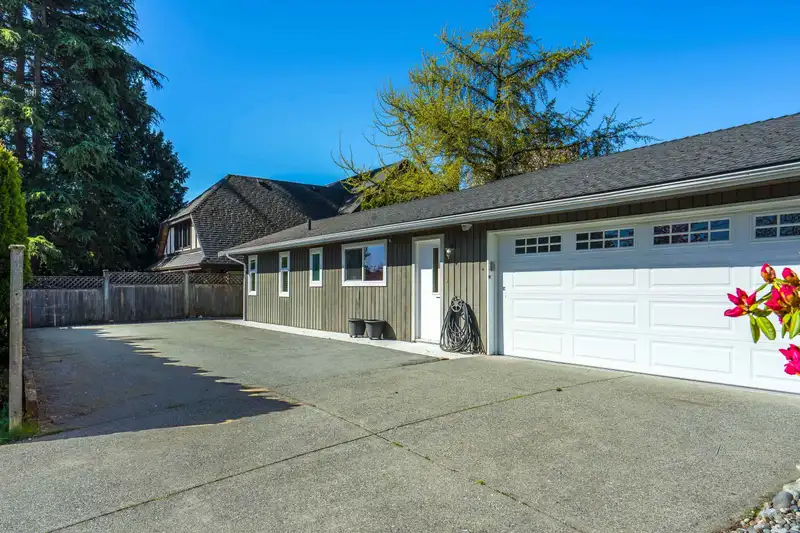 1157 SKANA DRIVE - photo 4 of 40