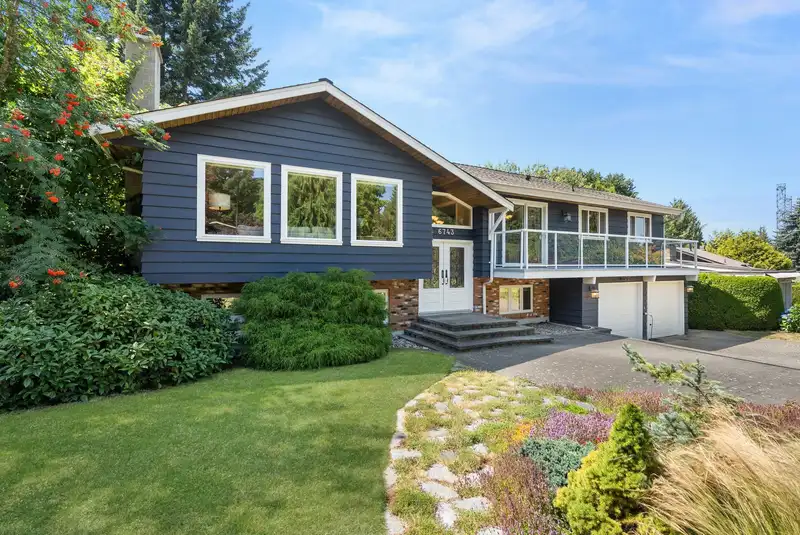 6743 STONEY CRESCENT - photo 1 of 40