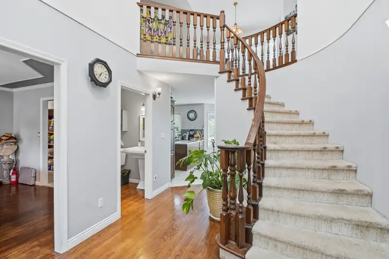 23788 72 AVENUE - photo 3 of 29