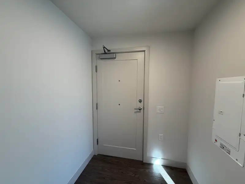 226 10928 132 STREET - photo 3 of 18