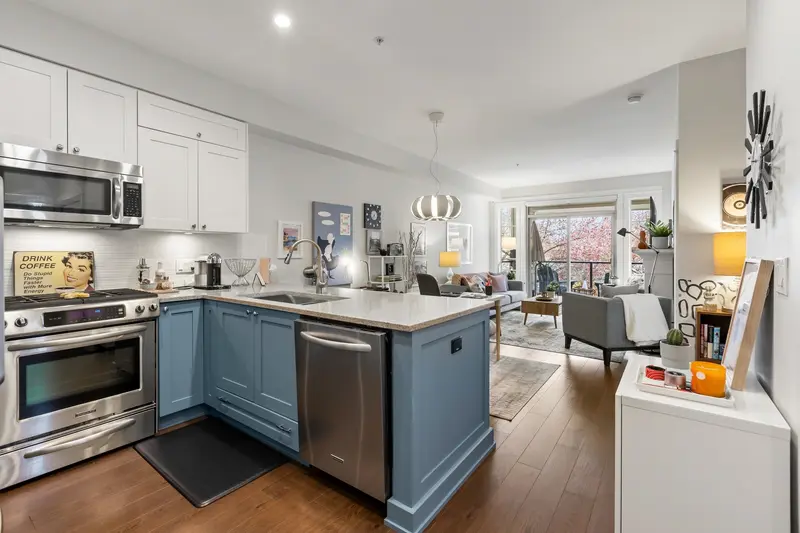 203 15195 36 AVENUE - photo 4 of 25