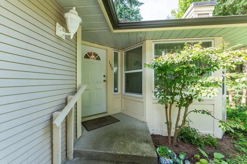 105 101 PARKSIDE DRIVE - photo 3 of 18