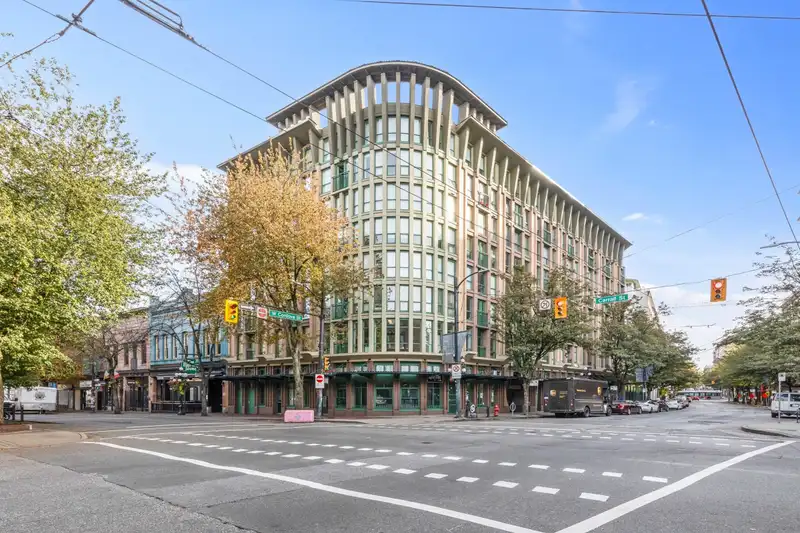 310 1 E CORDOVA STREET - photo 1 of 18