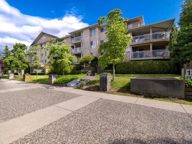 304 13733 74 AVENUE - photo 2 of 37