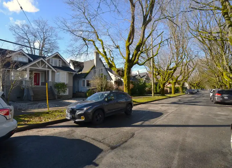 3322 W 6TH AVENUE - photo 2 of 40