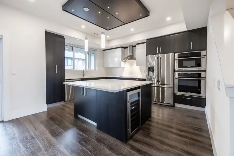 32 15177 60 AVENUE - photo 4 of 25