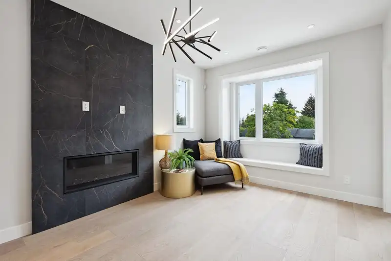 1330 W 15TH STREET - photo 3 of 21