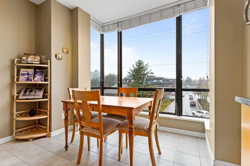 304 1581 FOSTER STREET - photo 3 of 25