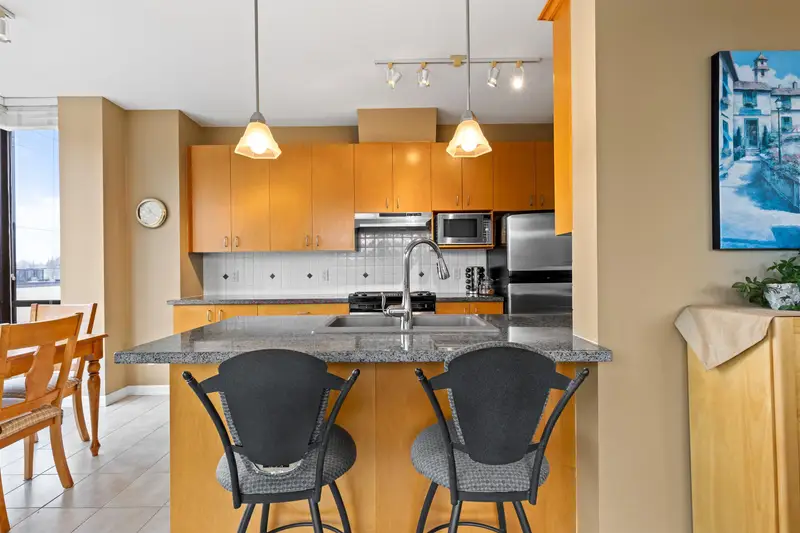 304 1581 FOSTER STREET - photo 4 of 25