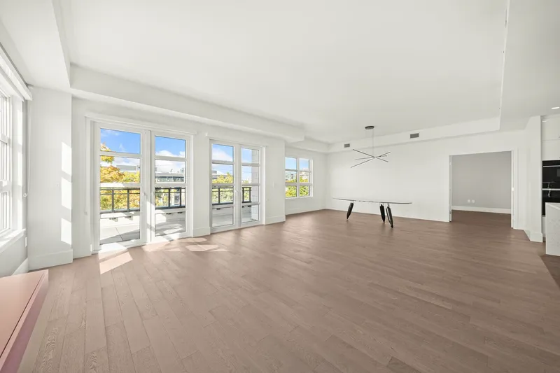 504 6168 EAST BOULEVARD - photo 2 of 25