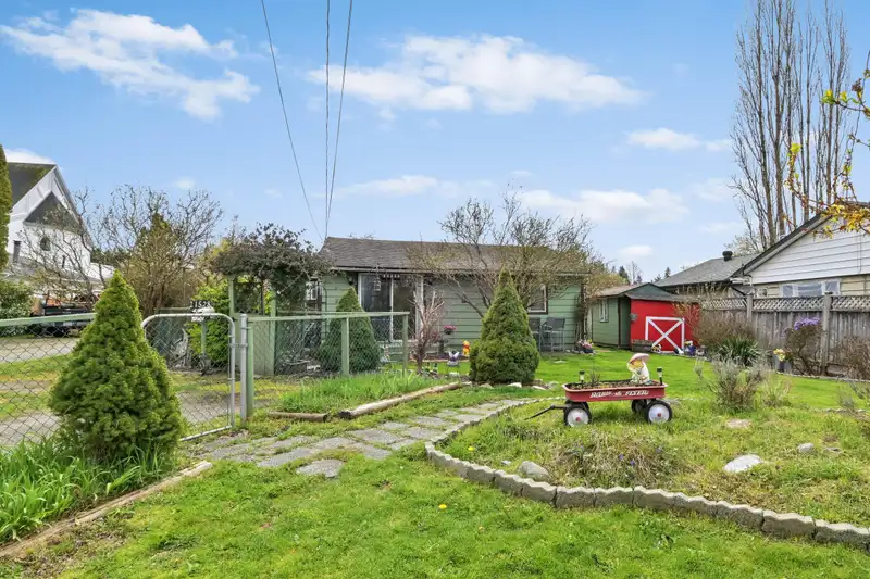 21528 OLD YALE ROAD - photo 1 of 18