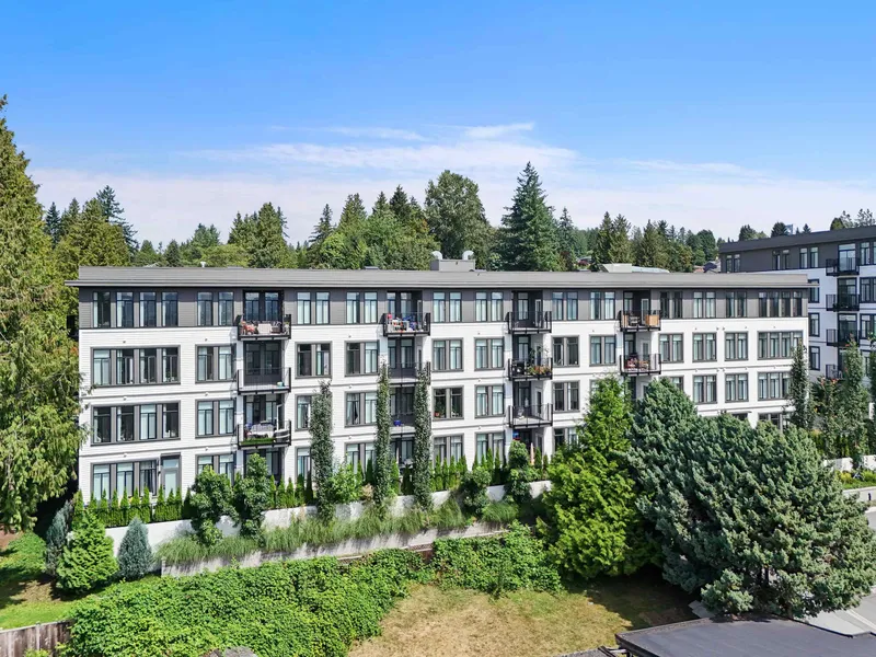 405 708 EDGAR AVENUE - photo 2 of 25