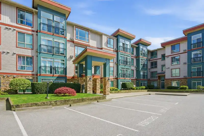 202 33485 SOUTH FRASER WAY - photo 1 of 25