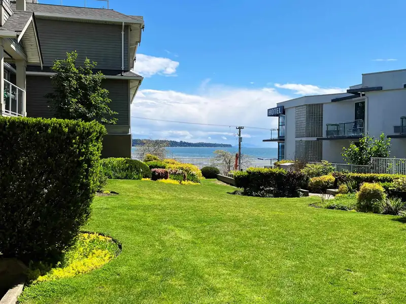 108 15621 MARINE DRIVE - photo 3 of 30