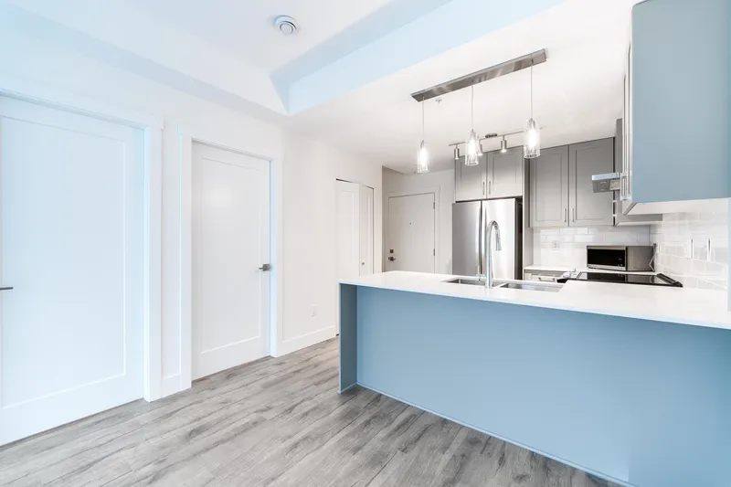 110 6328 KING GEORGE BOULEVARD - photo 2 of 19