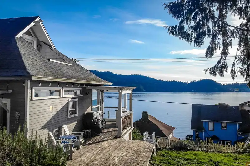 811 MARINE DRIVE - photo 1 of 30