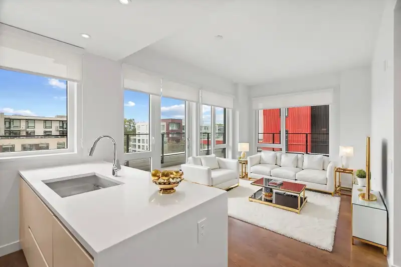 606 5168 CAMBIE STREET - photo 1 of 19