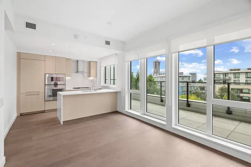 606 5168 CAMBIE STREET - photo 4 of 19