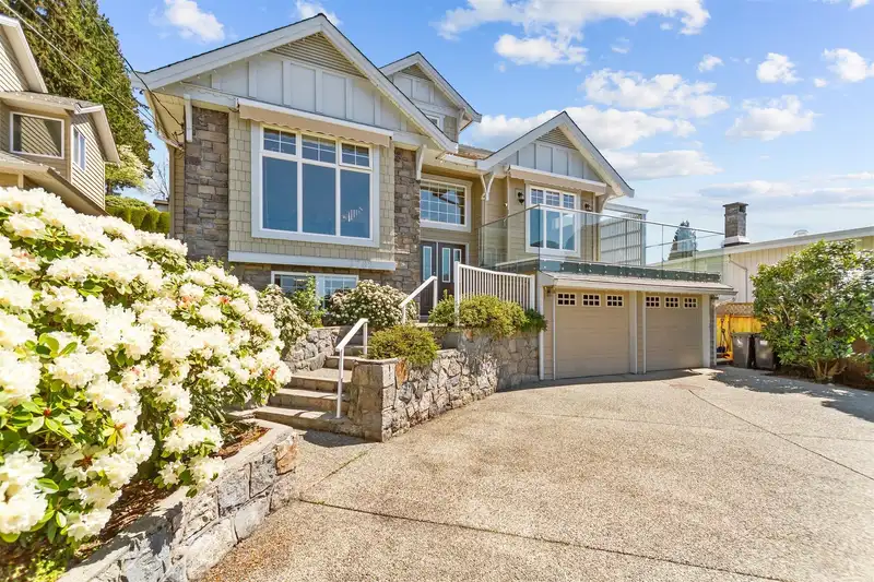 3782 LONSDALE AVENUE - photo 1 of 29