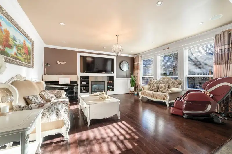 16334 25 AVENUE - photo 3 of 30