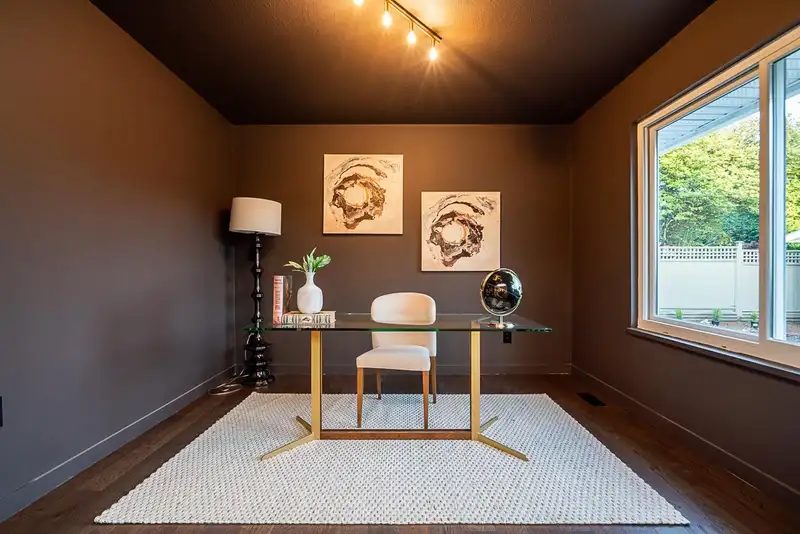 15512 112 AVENUE - photo 1 of 40