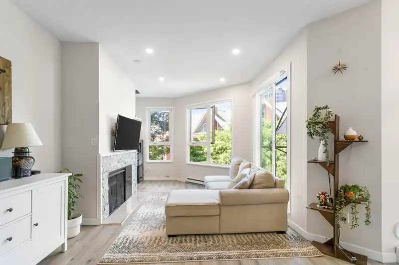 426 1150 QUAYSIDE DRIVE - photo 4 of 31
