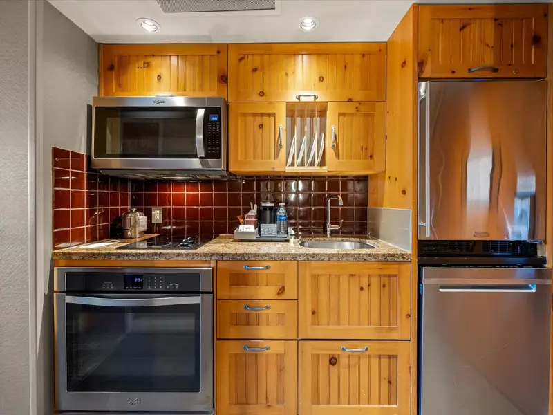 881 4090 WHISTLER WAY - photo 4 of 23