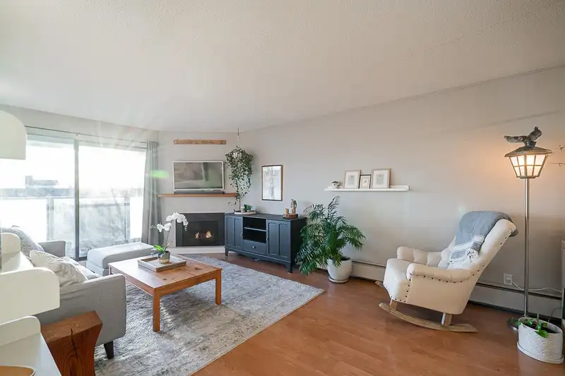208 308 W 2ND STREET - photo 3 of 30