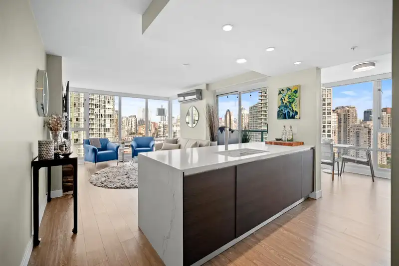 2606 1067 MARINASIDE CRESCENT - photo 1 of 33