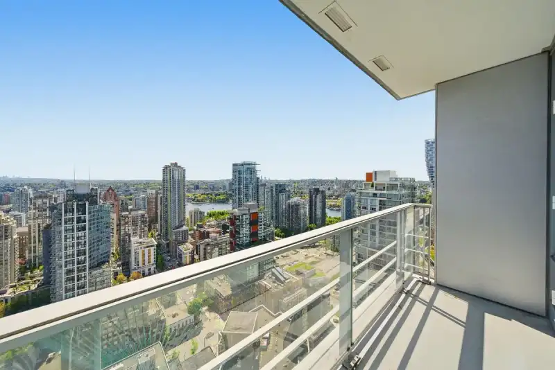 3605 1283 HOWE STREET - photo 1 of 39
