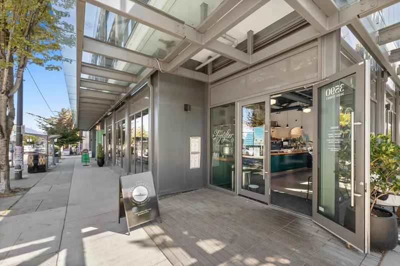 306 209 E 20TH AVENUE - photo 4 of 25