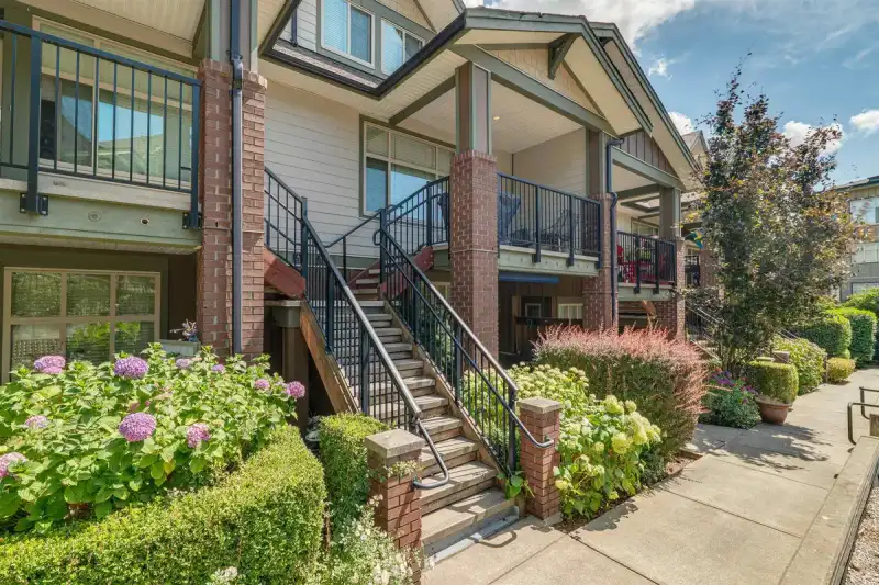 208 6655 192 STREET - photo 1 of 40