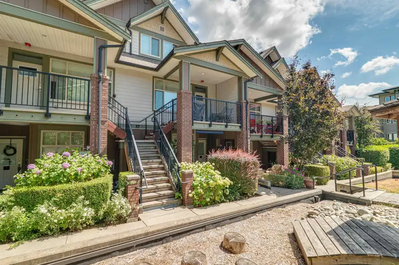 208 6655 192 STREET - photo 2 of 40