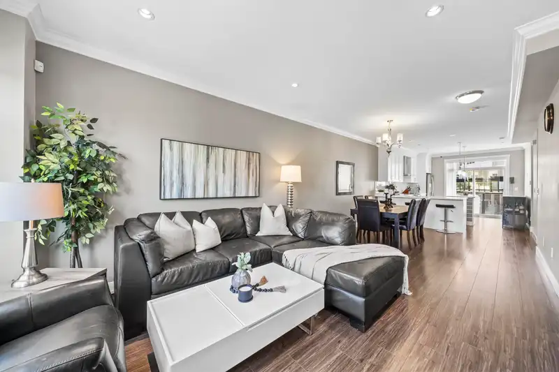 79 13670 62 AVENUE - photo 3 of 29