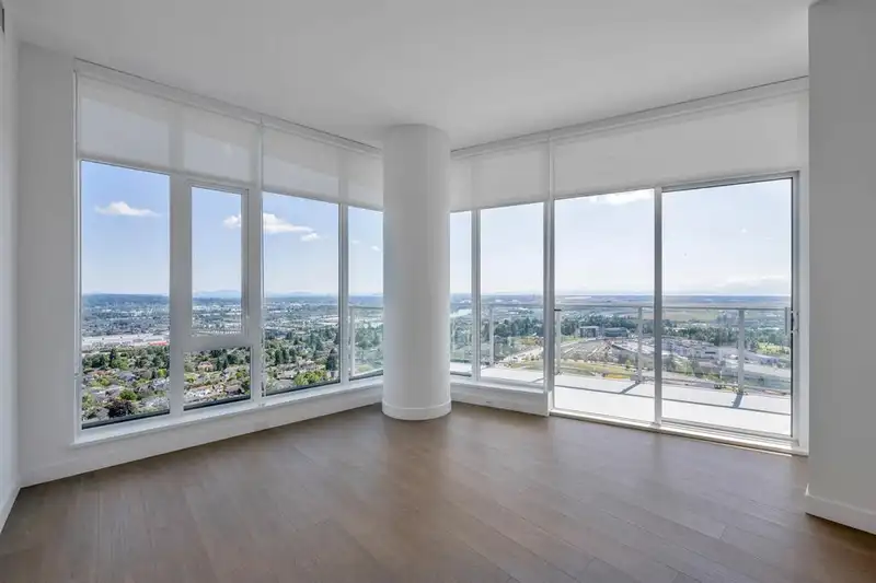 1206 7769 PARK CRESCENT - photo 3 of 20