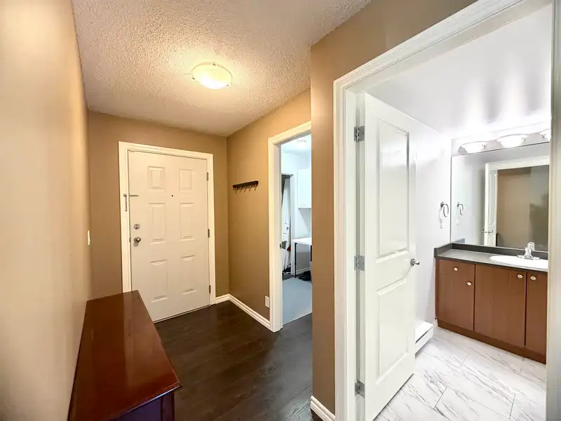 205 2581 LANGDON STREET - photo 3 of 40