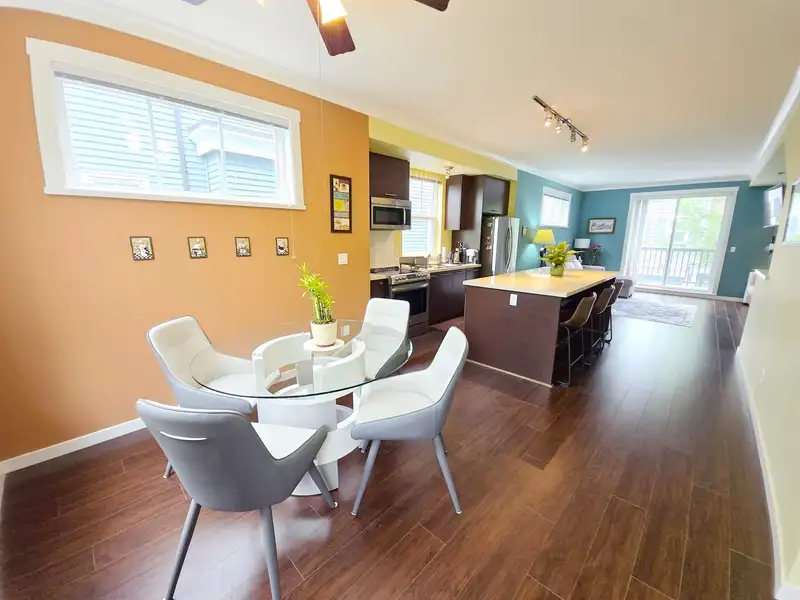 61 18983 72A AVENUE - photo 3 of 18