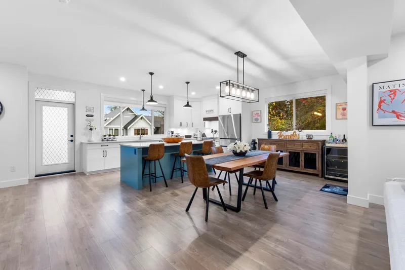 47 4295 OLD CLAYBURN ROAD - photo 4 of 25