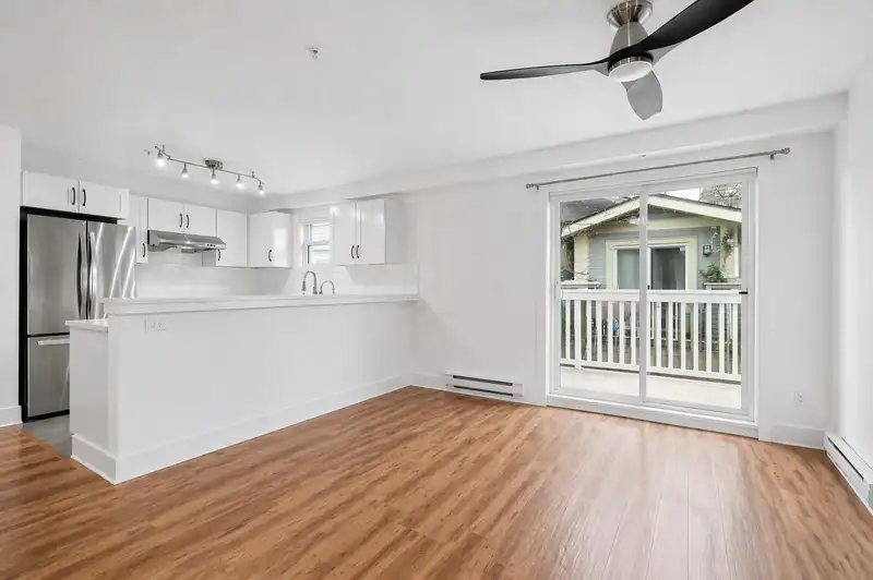 30 7428 SOUTHWYNDE AVENUE - photo 2 of 24
