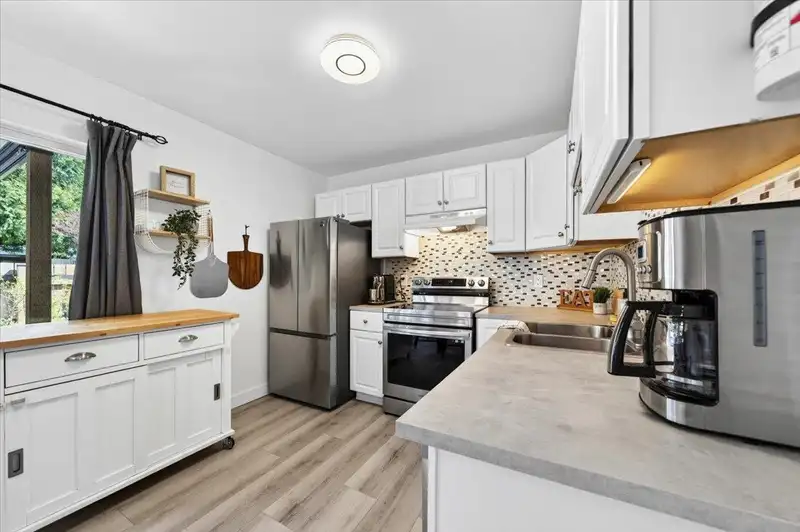 3348 GANYMEDE DRIVE - photo 3 of 40