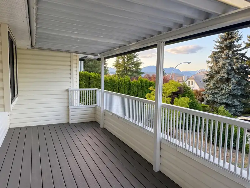 11411 WELLINGTON CRESCENT - photo 3 of 27