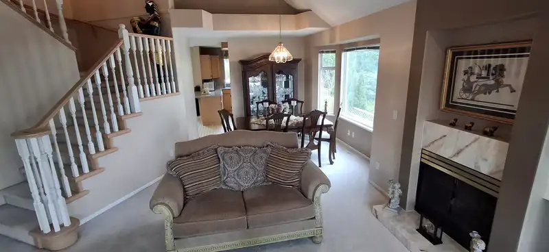 2925 CLIFFROSE CRESCENT - photo 4 of 30