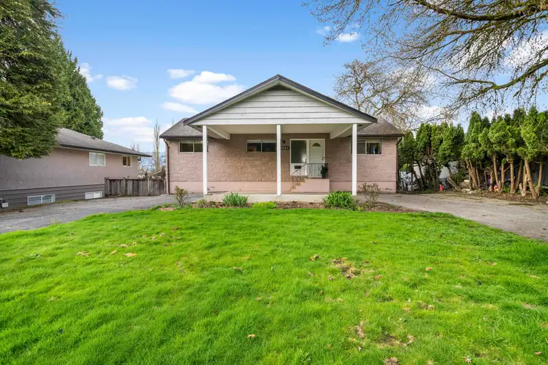 21643 EXETER AVENUE - photo 1 of 40