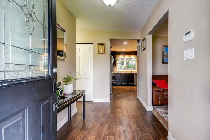 6154 130B STREET - photo 2 of 38